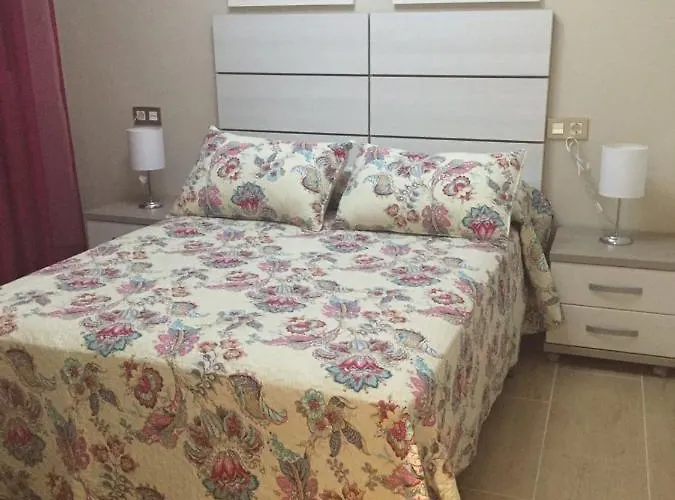 Loyola Tania コニル・デ・ラ・フロンテラ